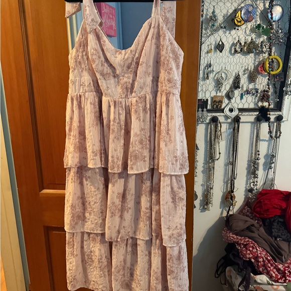 torrid Dresses & Skirts - Torrid Light Pink Floral Tiered Midi Dress